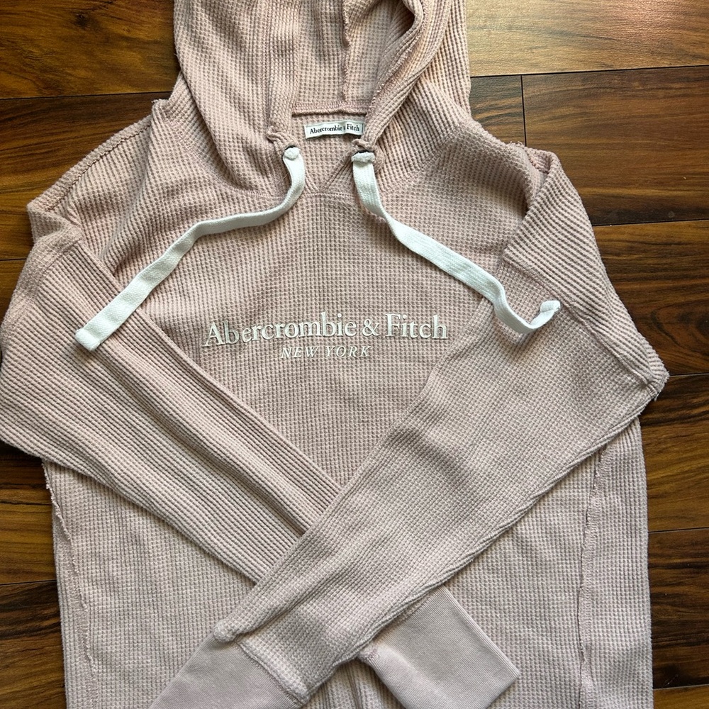 Light pink waffle knit Abercrombie & fitch hoodie womens medium